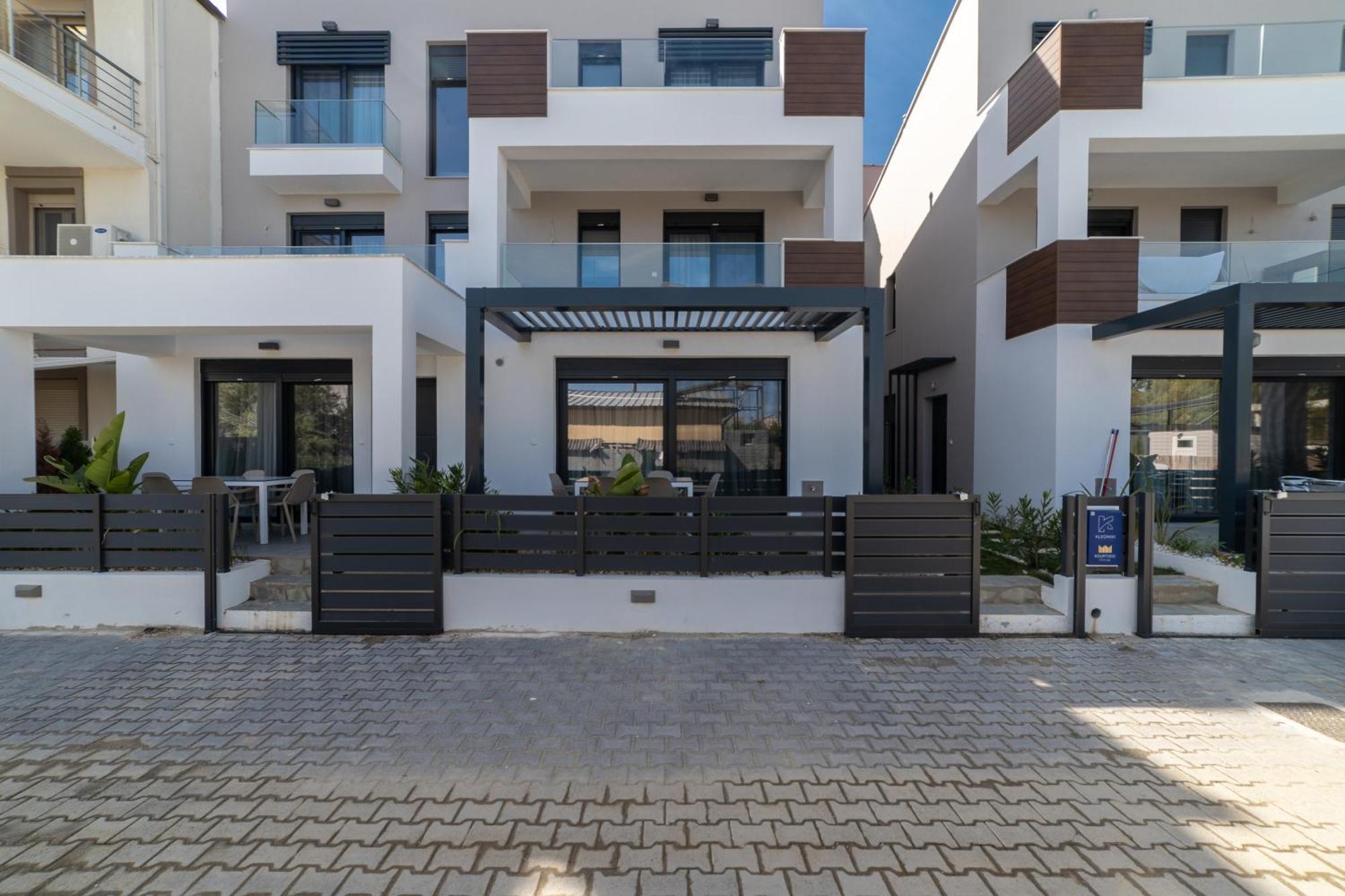 Апартаменти Kleoniki & Irida Residential Complexes Офриніо Екстер'єр фото